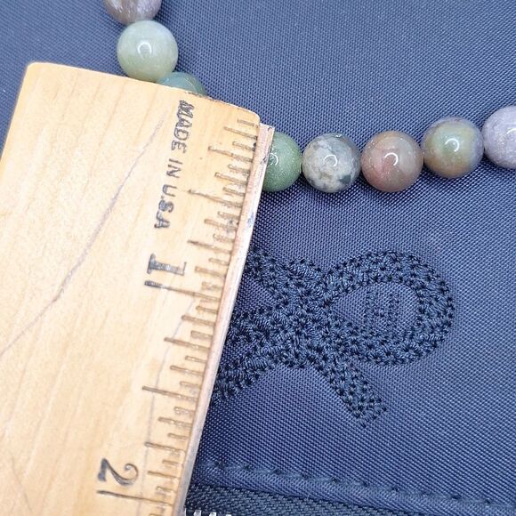 Agate bracelet tumbled stone green neutral earth tone healing jewelry - Picture 3 of 5